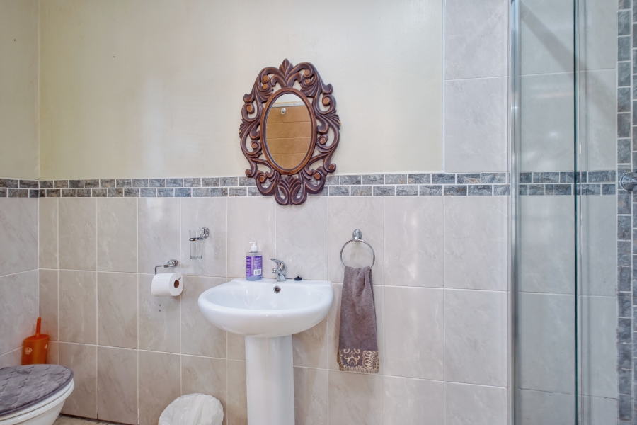 6 Bedroom Property for Sale in Summerstrand Eastern Cape